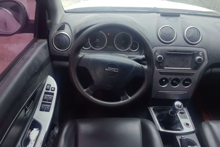 Used JMC Yuhu 7 2016 2.4L Four-Wheel Drive Luxury Version 4G69 Steering Wheel