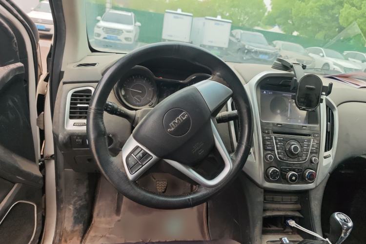 Used JMC Yuhu 7 2016 2.4T Two-Wheel Drive Luxury Edition JX4D24 Steering Wheel