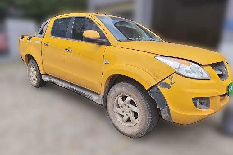 Used JMC Yuhu 7 2016 2.4L Four-Wheel Drive Luxury Version 4G69 Front Right 45 Deg