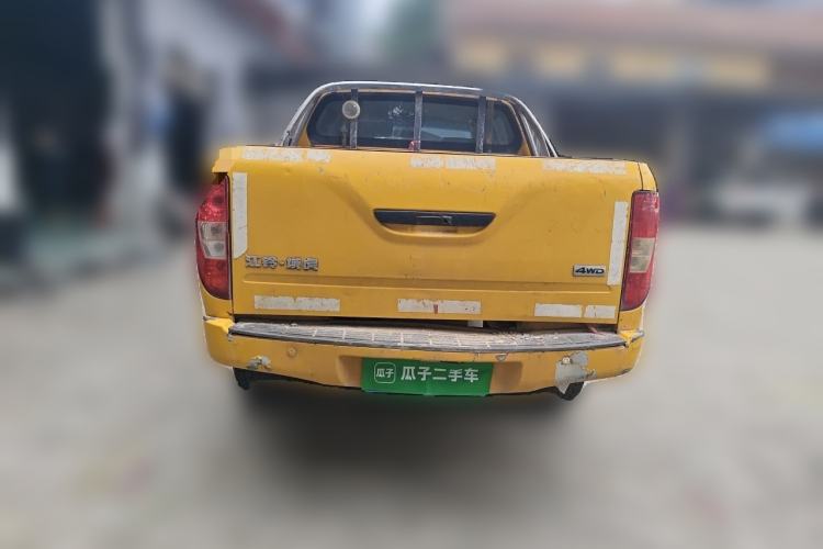 Used JMC Yuhu 7 2016 2.4L Four-Wheel Drive Luxury Version 4G69 Rear