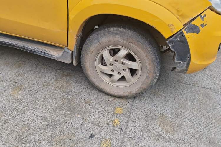 Used JMC Yuhu 7 2016 2.4L Four-Wheel Drive Luxury Version 4G69 Right Front Wheel Hub