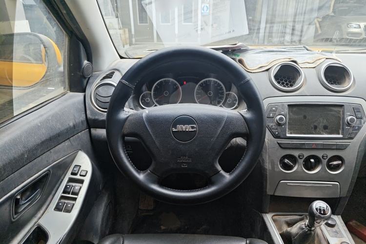 Used JMC Yuhu 7 2016 2.4L Four-Wheel Drive Luxury Version 4G69 Steering Wheel