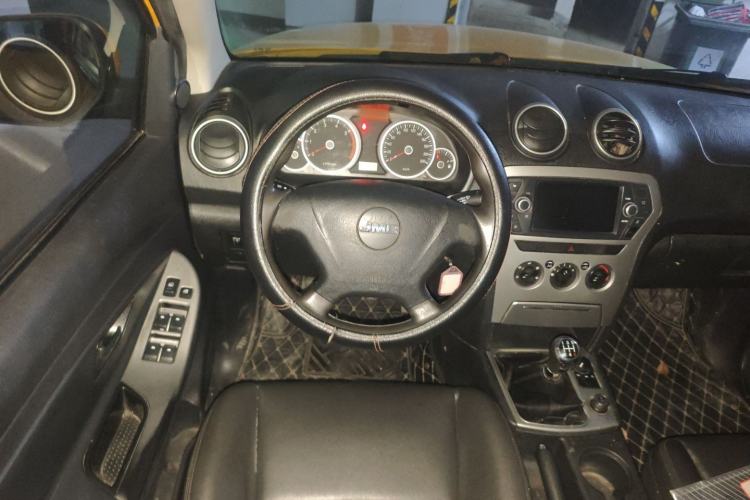 Used JMC Yuhu 7 2016 2.4L Four-Wheel Drive Luxury Version 4G69 Steering Wheel