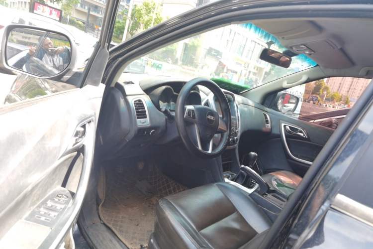 Used JMC Yuhu 7 2017 2.4T Classic Edition Diesel 4x4 Luxury Version JX4D24A5L Driver Seat