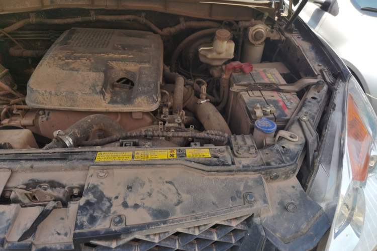 Used JMC Yuhu 7 2017 2.4T Classic Edition Diesel 4x4 Luxury Version JX4D24A5L Engine Bay Left