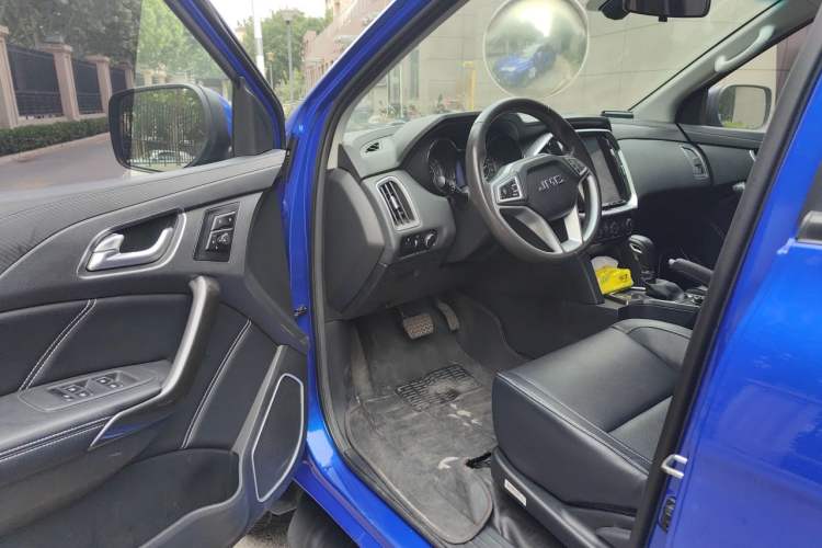 Used JMC Yuhu 7 2017 2.0T Gasoline Automatic 4x4 Luxury Edition JX4G20A5L Driver Seat