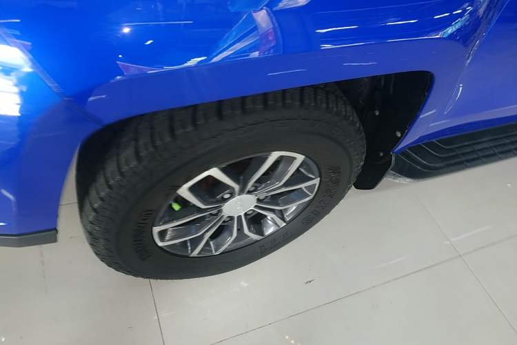Used JMC Yuhu 7 2017 2.0T Gasoline Automatic 4x4 Luxury Edition JX4G20A5L Exterior 1