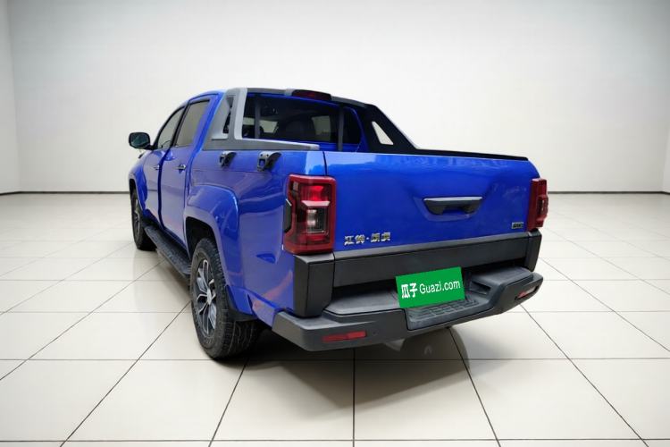 Used JMC Yuhu 7 2017 2.0T Gasoline Automatic 4x4 Luxury Edition JX4G20A5L Exterior 3