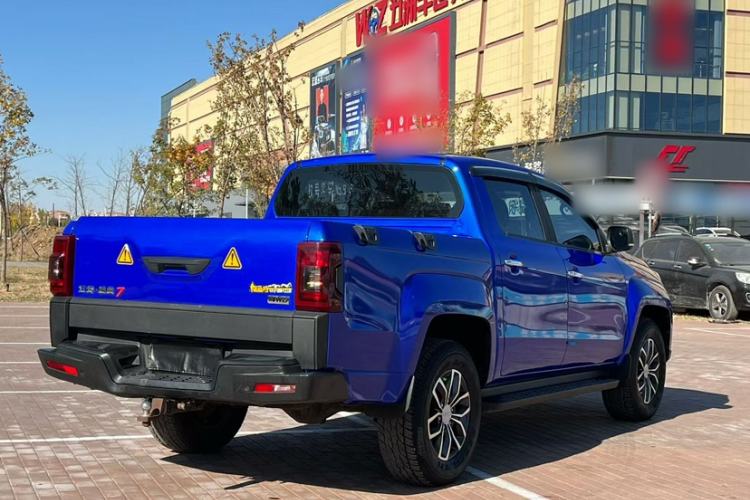 Used JMC Yuhu 7 2017 2.0T Gasoline Automatic 4x4 Luxury Edition JX4G20A5L Exterior 4