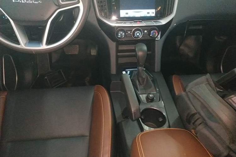 Used JMC Yuhu 7 2017 2.0T Gasoline Automatic 4x4 Luxury Edition JX4G20A5L Gear Lever