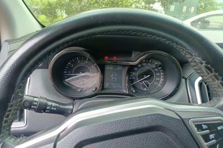 Used JMC Yuhu 7 2017 2.0T Gasoline Automatic 4x4 Ultra-Luxury Version JX4G20A5L Instrument Cluster