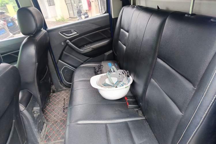 Used JMC Yuhu 7 2017 2.0T Gasoline Automatic 4x4 Ultra-Luxury Version JX4G20A5L Left Rear Seat