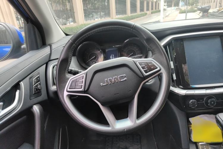 Used JMC Yuhu 7 2017 2.0T Gasoline Automatic 4x4 Luxury Edition JX4G20A5L Steering Wheel