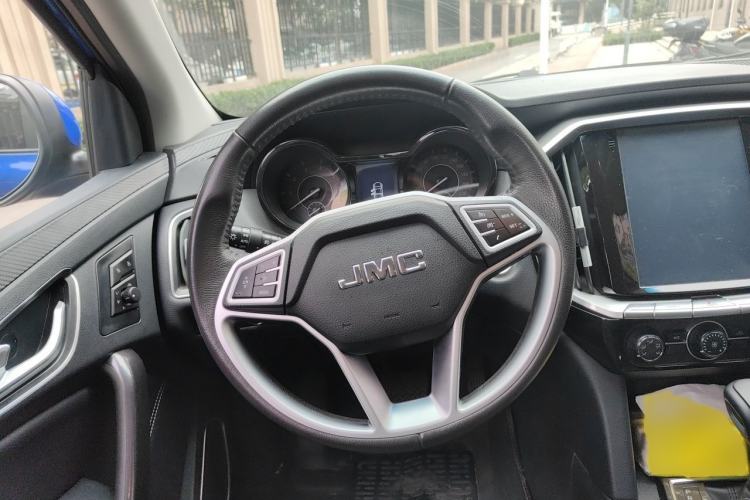 Used JMC Yuhu 7 2017 2.0T Gasoline Automatic 4x4 Luxury Edition JX4G20A5L Steering Wheel