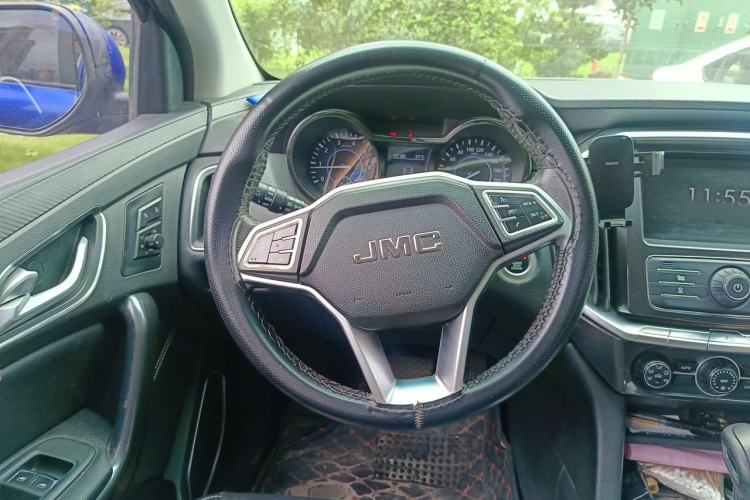 Used JMC Yuhu 7 2017 2.0T Gasoline Automatic 4x4 Ultra-Luxury Version JX4G20A5L Steering Wheel