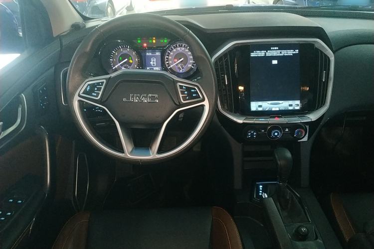 Used JMC Yuhu 7 2017 2.0T Gasoline Automatic 4x4 Luxury Edition JX4G20A5L Steering Wheel