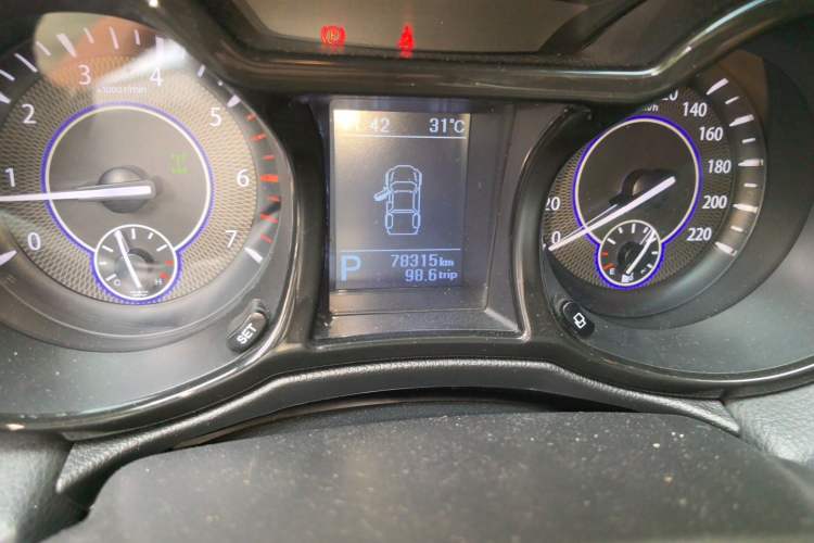Used JMC Yuhu 7 2017 2.0T Gasoline Automatic 4x4 Ultra-Luxury Version JX4G20A5L Odometer Close Up