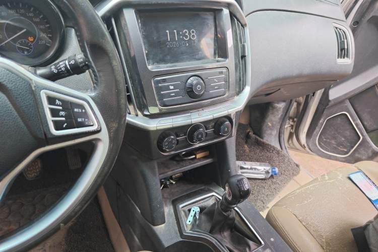 Used JMC Yuhu 7 2017 2.0T Gasoline Manual 4x4 Luxury Edition JX4G20A5L Audio And AC Panel
