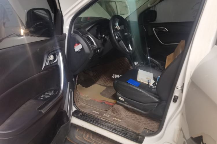 Used JMC Yuhu 7 2017 2.4T Classic Edition Diesel 4x4 Luxury Version JX4D24A5L Driver Seat