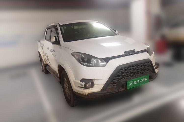 Used JMC Yuhu 7 2017 2.4T Classic Edition Diesel 4x4 Luxury Version JX4D24A5L Front Right 45 Deg