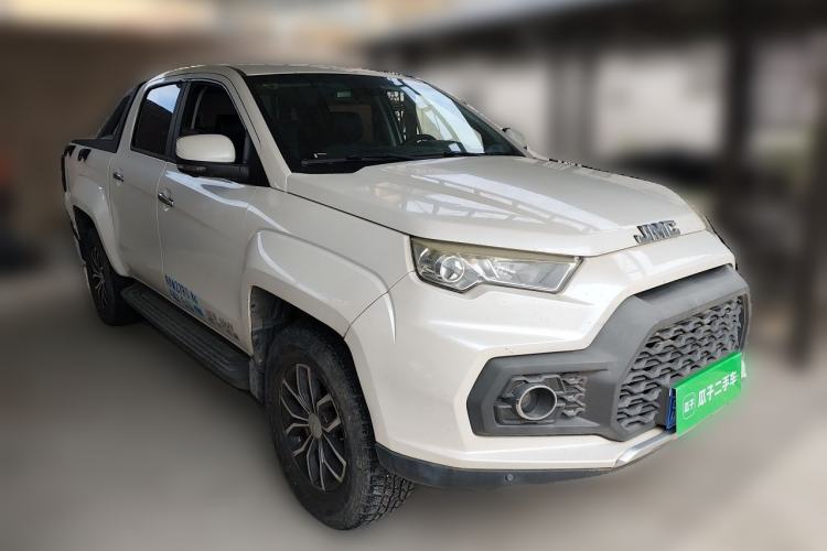 Used JMC Yuhu 7 2017 2.0T Gasoline Automatic 4x4 Ultra-Luxury Version JX4G20A5L Front Right 45 Deg
