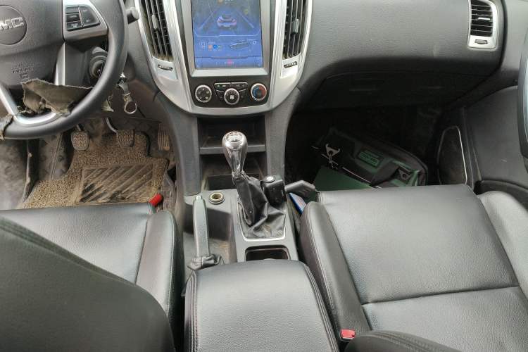 Used JMC Yuhu 7 2017 2.4T Classic Edition Diesel 4x4 Luxury Version JX4D24A5L Gear Lever