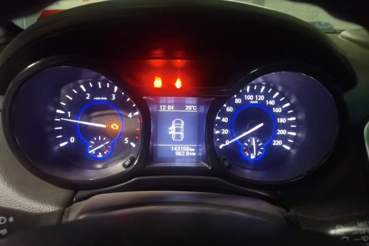 Used JMC Yuhu 7 2017 2.4T Classic Edition Diesel 4x4 Luxury Version JX4D24A5L Instrument Cluster