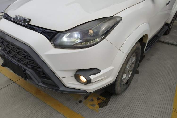 Used JMC Yuhu 7 2017 2.4T Classic Edition Diesel 4x4 Luxury Version JX4D24A5L Left Front Headlight