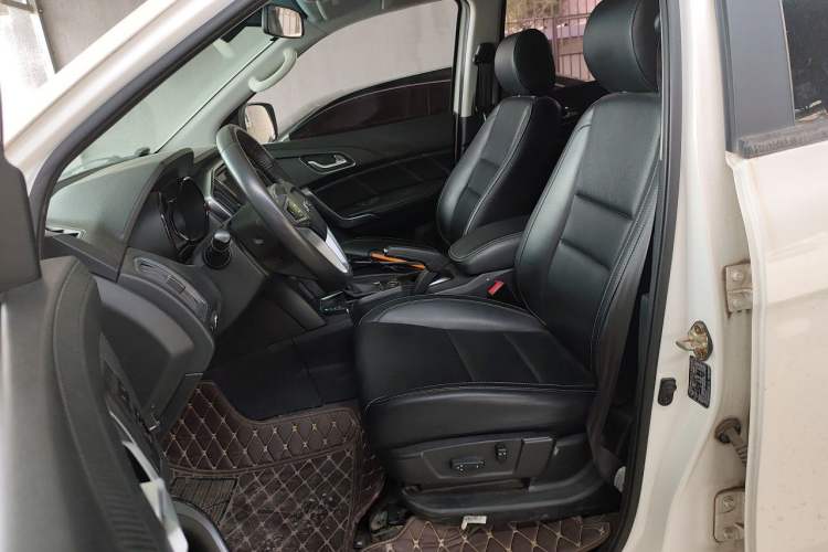 Used JMC Yuhu 7 2017 2.0T Gasoline Automatic 4x4 Ultra-Luxury Version JX4G20A5L Left Front Seat