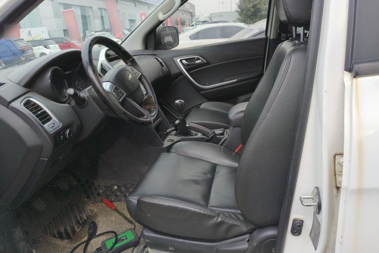 Used JMC Yuhu 7 2017 2.4T Classic Edition Diesel 4x4 Luxury Version JX4D24A5L Left Front Seat