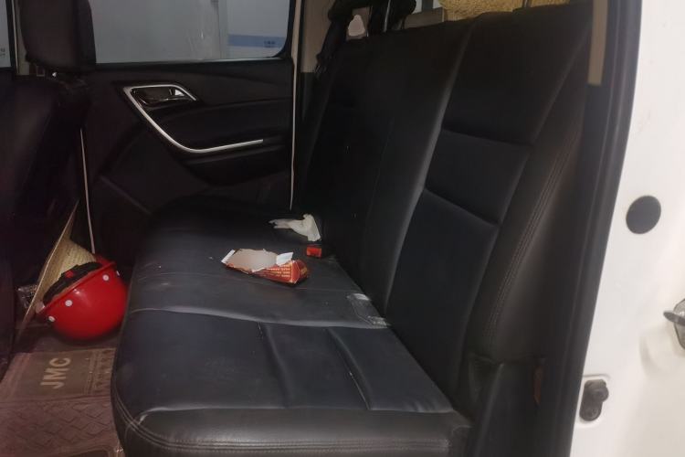 Used JMC Yuhu 7 2017 2.4T Classic Edition Diesel 4x4 Luxury Version JX4D24A5L Left Rear Seat