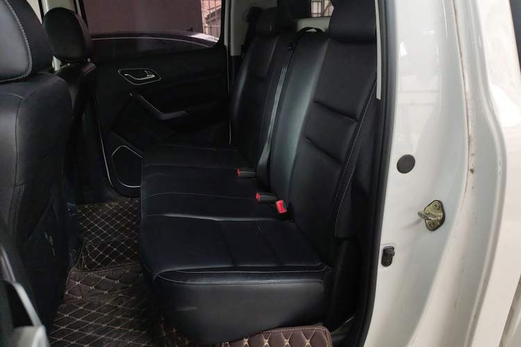 Used JMC Yuhu 7 2017 2.0T Gasoline Automatic 4x4 Ultra-Luxury Version JX4G20A5L Left Rear Seat