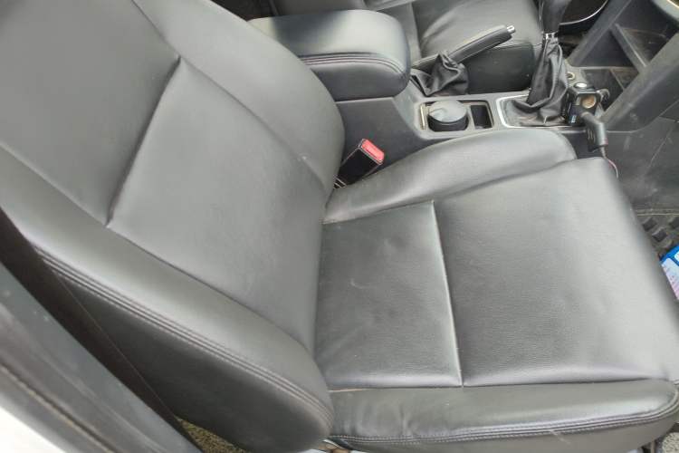 Used JMC Yuhu 7 2017 2.4T Classic Edition Diesel 4x4 Luxury Version JX4D24A5L Right Front Seat