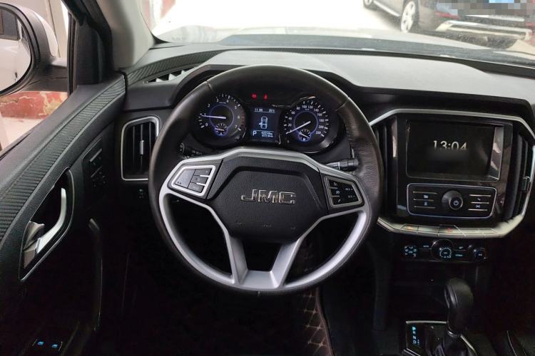 Used JMC Yuhu 7 2017 2.0T Gasoline Automatic 4x4 Ultra-Luxury Version JX4G20A5L Steering Wheel