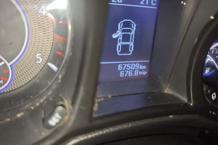 Used JMC Yuhu 7 2019 2.0T Diesel Manual 4x4 Comfort Edition China VI Standard JX4D20A6L Odometer Close Up