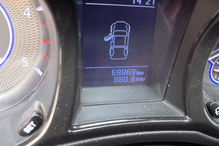 Used JMC Yuhu 7 2019 2.0T Diesel Manual 4x4 Comfort Edition China VI Standard JX4D20A6L Odometer Close Up