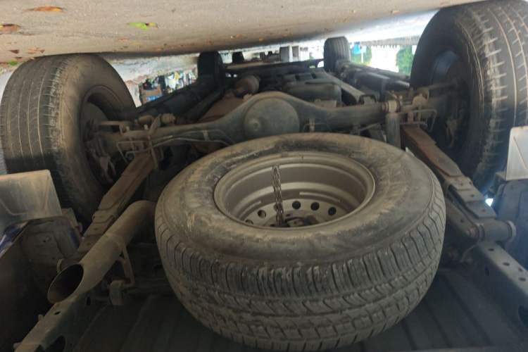 Used JMC Yuhu 7 2020 2.0T Diesel Automatic 2WD Comfort Plus Long Wheelbase China VI Emission Standard JX4D20A6L Chassis Rear