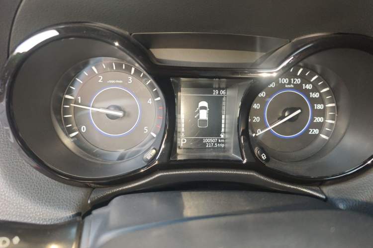 Used JMC Yuhu 7 2020 2.0T Diesel Automatic 2WD Comfort Plus Long Wheelbase China VI Emission Standard JX4D20A6L Instrument Cluster