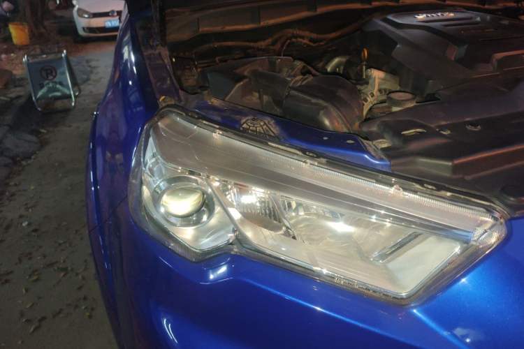 Used JMC Yuhu 7 2020 2.0T Diesel Automatic 2WD Comfort Plus Long Wheelbase China VI Emission Standard JX4D20A6L Right Front Headlight