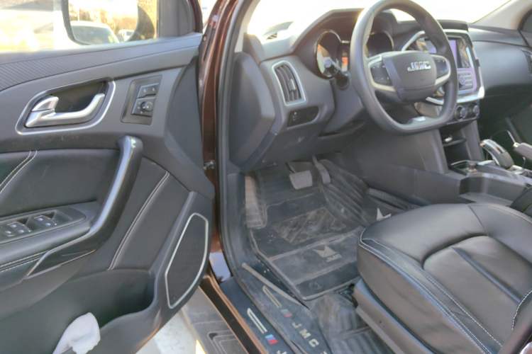 Used JMC Yuhu 7 2020 2.0T Diesel Automatic 2WD Comfort Plus Long Wheelbase China VI Emission Standard JX4D20A6L Driver Seat