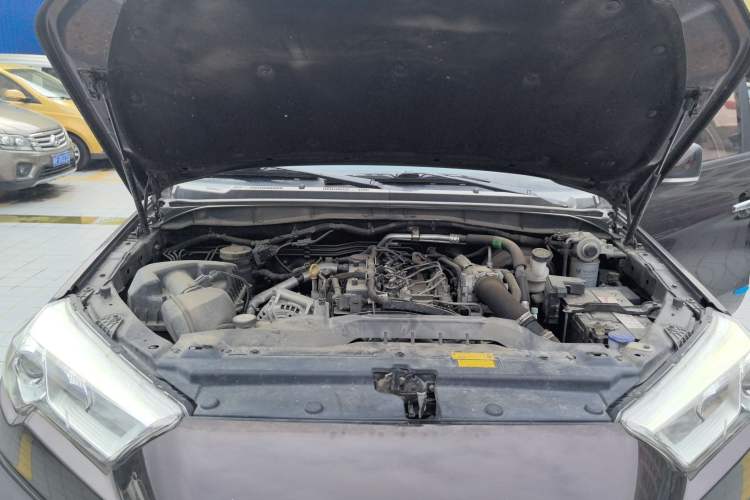 Used JMC Yuhu 7 2020 2.0T Diesel Automatic 2WD Comfort Plus Long Wheelbase China VI Emission Standard JX4D20A6L Engine Bay