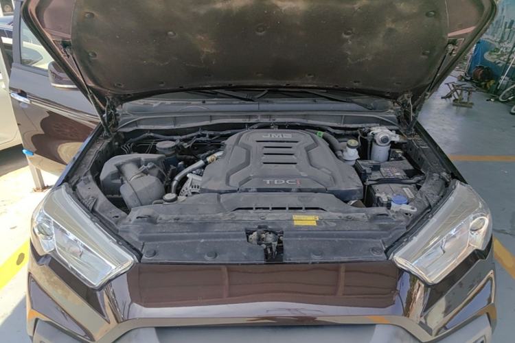 Used JMC Yuhu 7 2020 2.0T Diesel Automatic 2WD Comfort Plus Long Wheelbase China VI Emission Standard JX4D20A6L Engine Bay