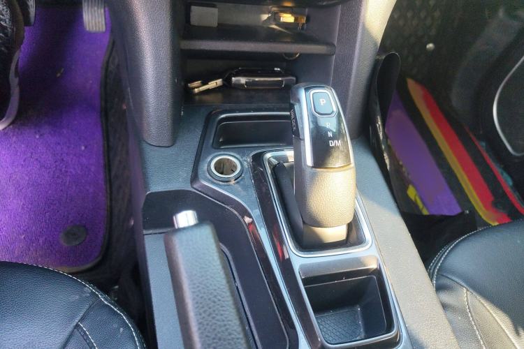 Used JMC Yuhu 7 2020 2.0T Diesel Automatic 4x4 Comfort Edition Short Wheelbase China VI Standard JX4D20A6L Gear Lever
