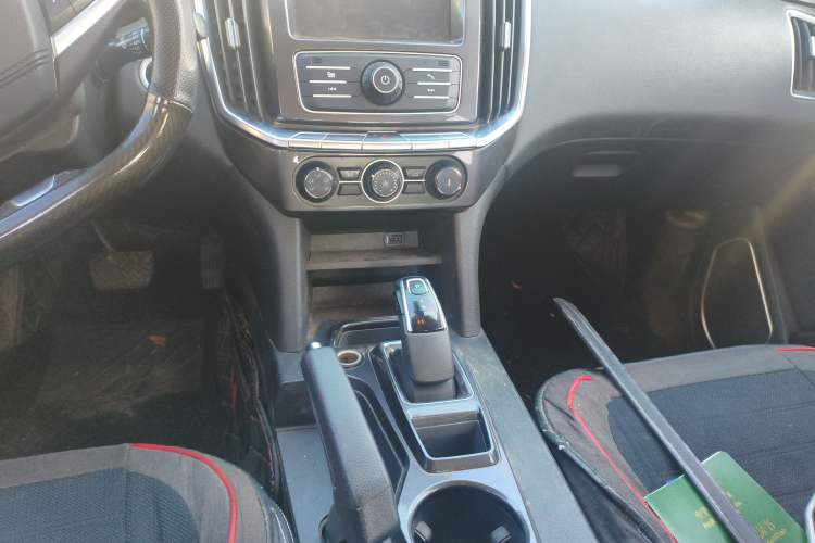 Used JMC Yuhu 7 2020 2.0T Diesel Automatic 4x4 Comfort Edition Long Wheelbase China VI Emission Standard JX4D20A6L Gear Lever