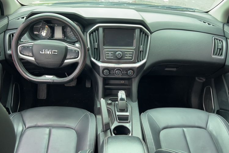 Used JMC Yuhu 7 2020 2.0T Diesel Automatic 4x4 Comfort Edition Short Wheelbase China VI Standard JX4D20A6L Interior 2