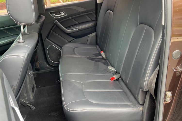 Used JMC Yuhu 7 2020 2.0T Diesel Automatic 4x4 Comfort Edition Short Wheelbase China VI Standard JX4D20A6L Interior 3