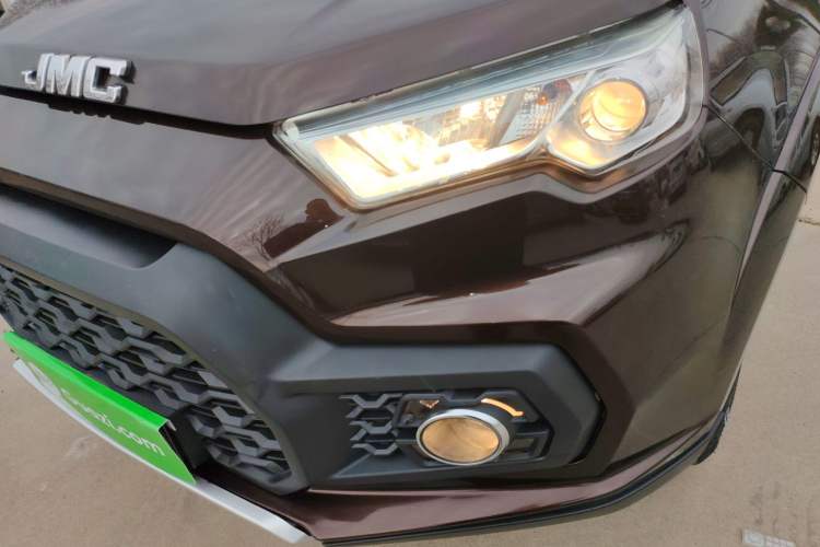 Used JMC Yuhu 7 2020 2.0T Diesel Manual Two-Wheel Drive Comfort Edition Long Wheelbase China VI Emission Standard JX4D20A6L Left Front Headlight