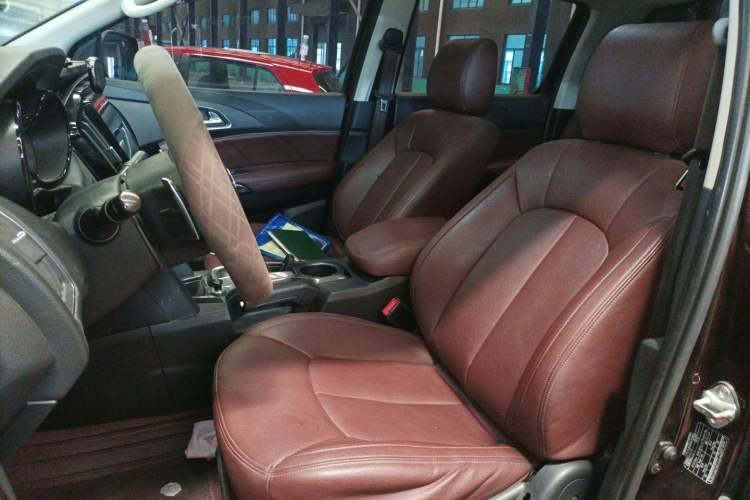 Used JMC Yuhu 7 2020 2.0T Diesel Automatic 2WD Comfort Plus Long Wheelbase China VI Emission Standard JX4D20A6L Left Front Seat