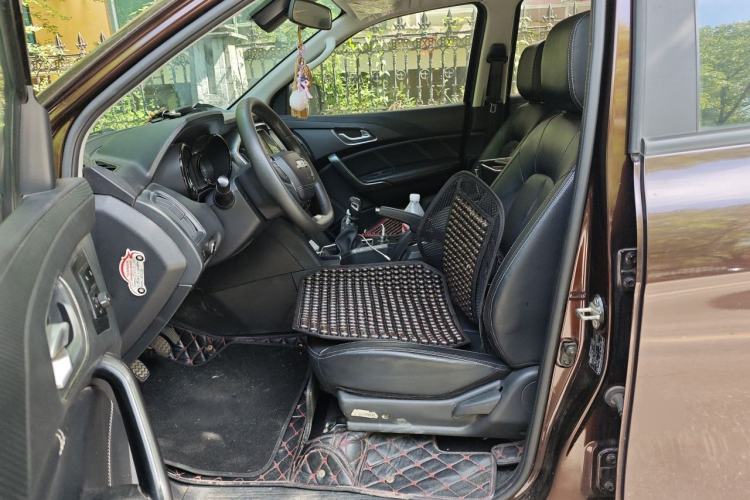Used JMC Yuhu 7 2020 2.0T Diesel Manual 4x4 Comfort Edition Long Wheelbase China VI Emission Standard JX4D20A6L Left Front Seat