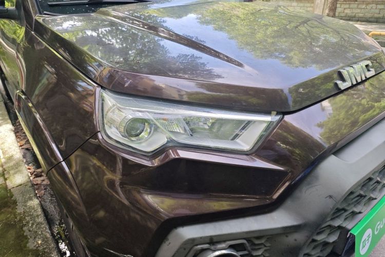 Used JMC Yuhu 7 2020 2.0T Diesel Manual 4x4 Comfort Edition Long Wheelbase China VI Emission Standard JX4D20A6L Right Front Headlight